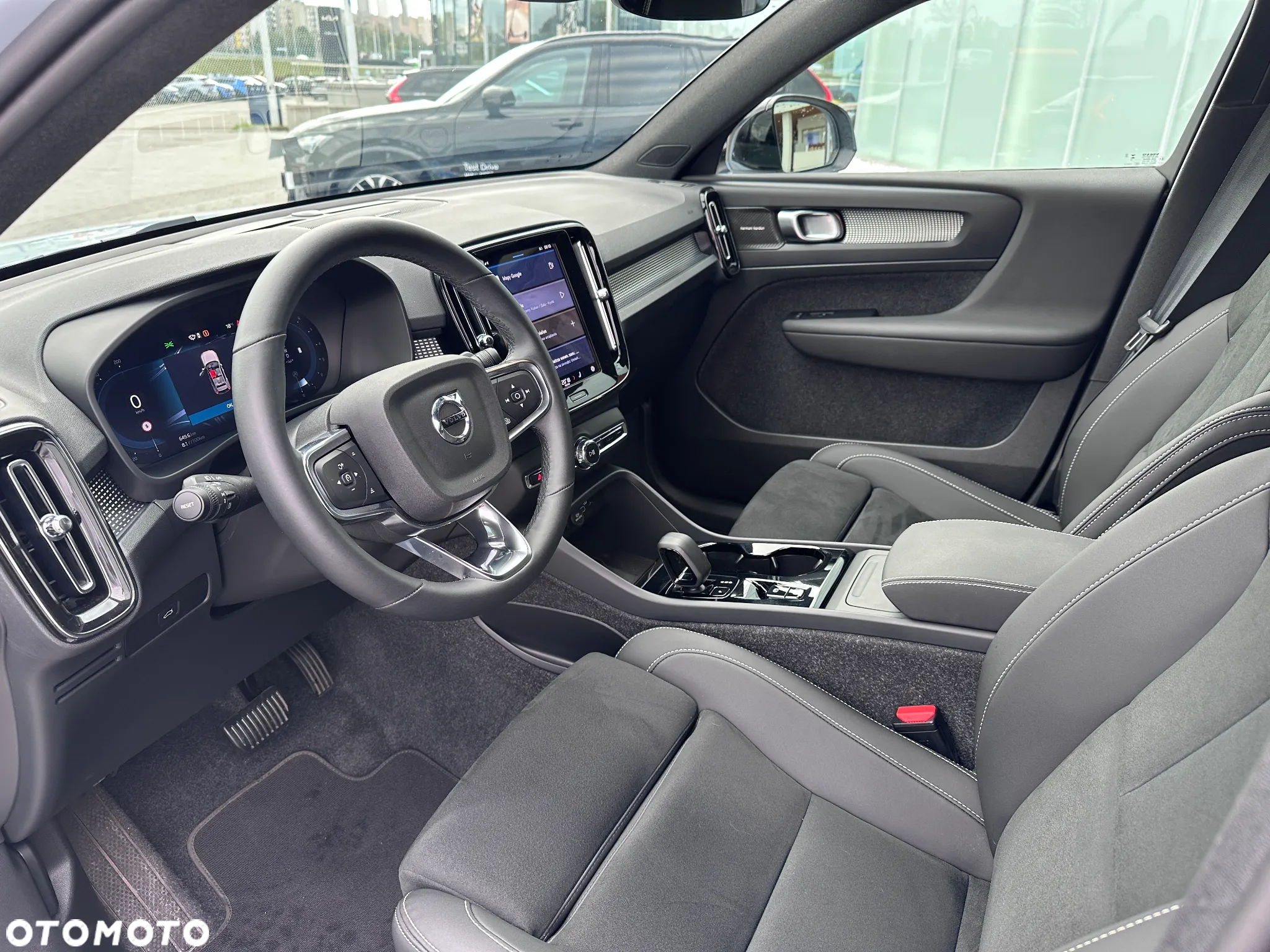 Volvo XC 40 B3 Plus Dark - 9
