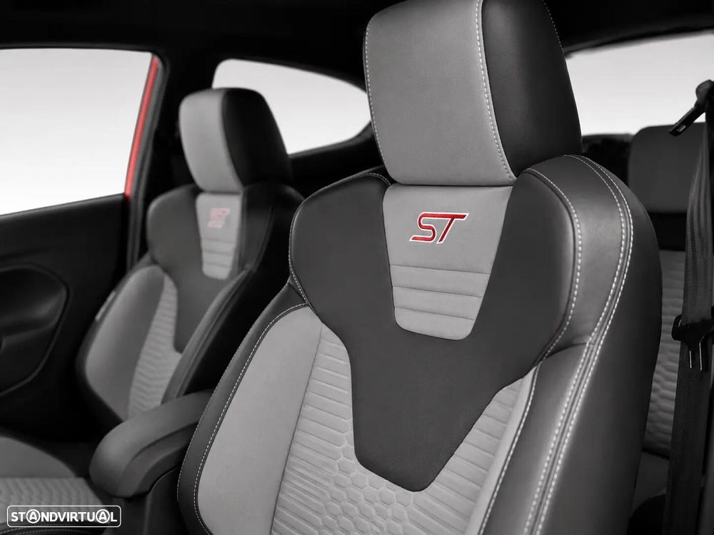 Ford Fiesta 1.6 EcoBoost c/ Pack Pele Desportiva ST - 25