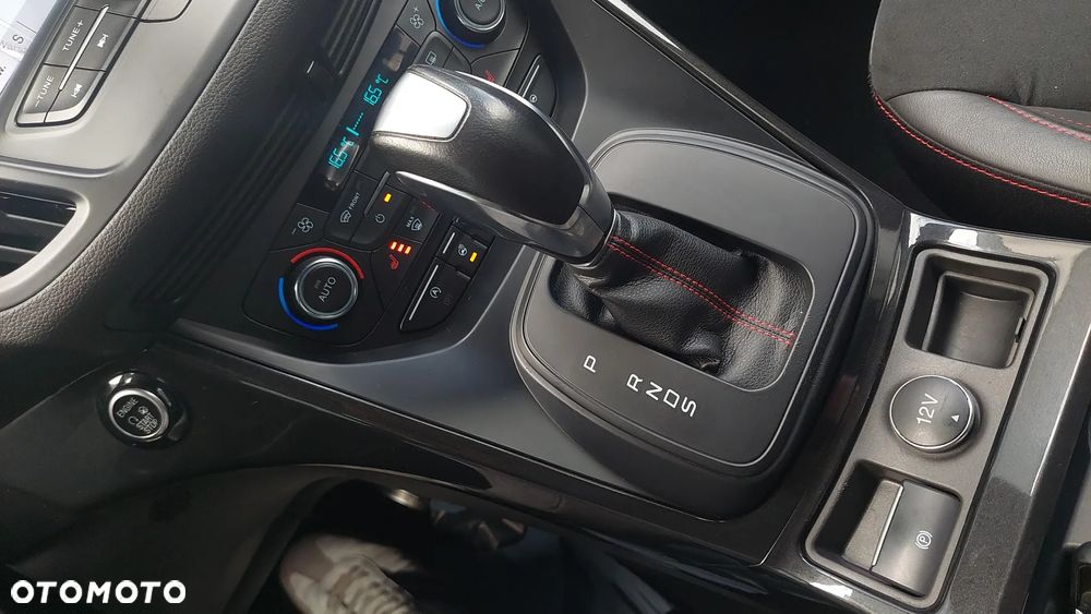 Ford Kuga 2.0 TDCi AWD ST-Line - 37