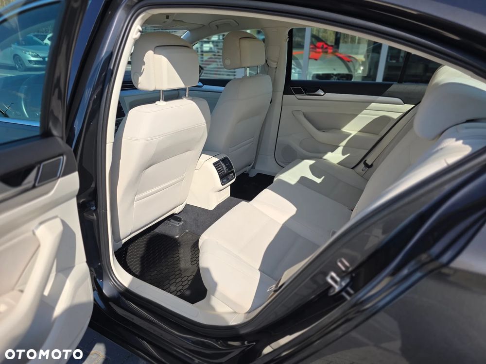 Volkswagen Passat 1.5 TSI EVO Highline DSG - 25