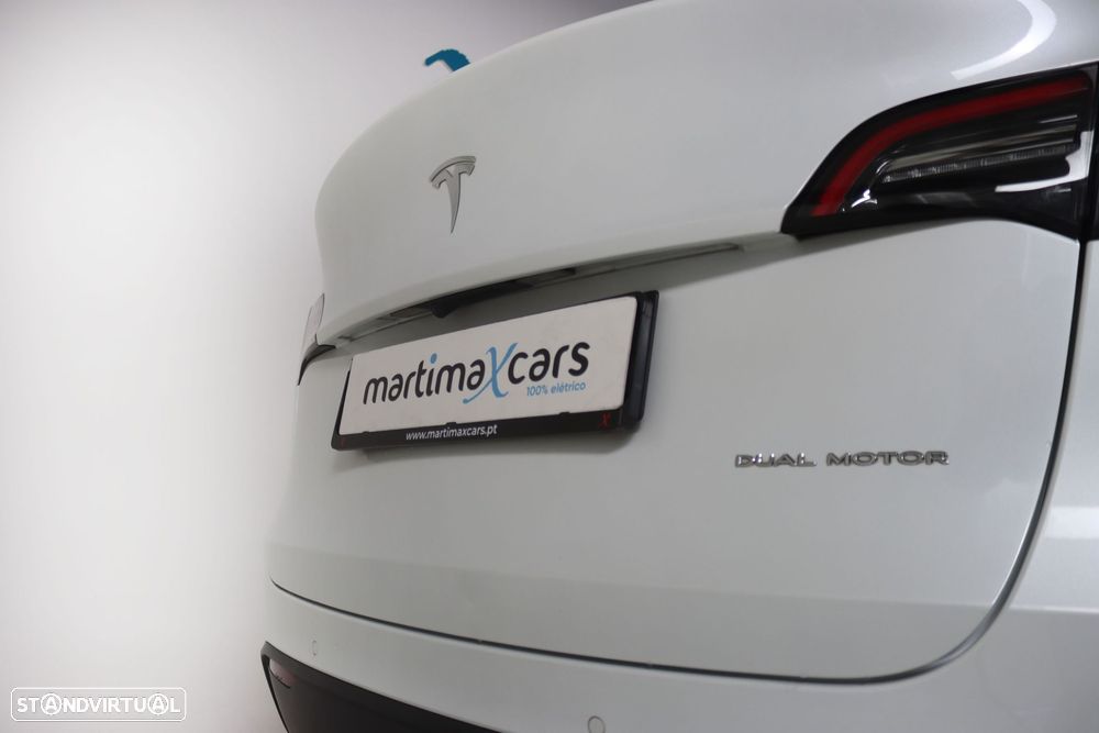 Tesla Model Y Long Range Dual Motor AWD - 10