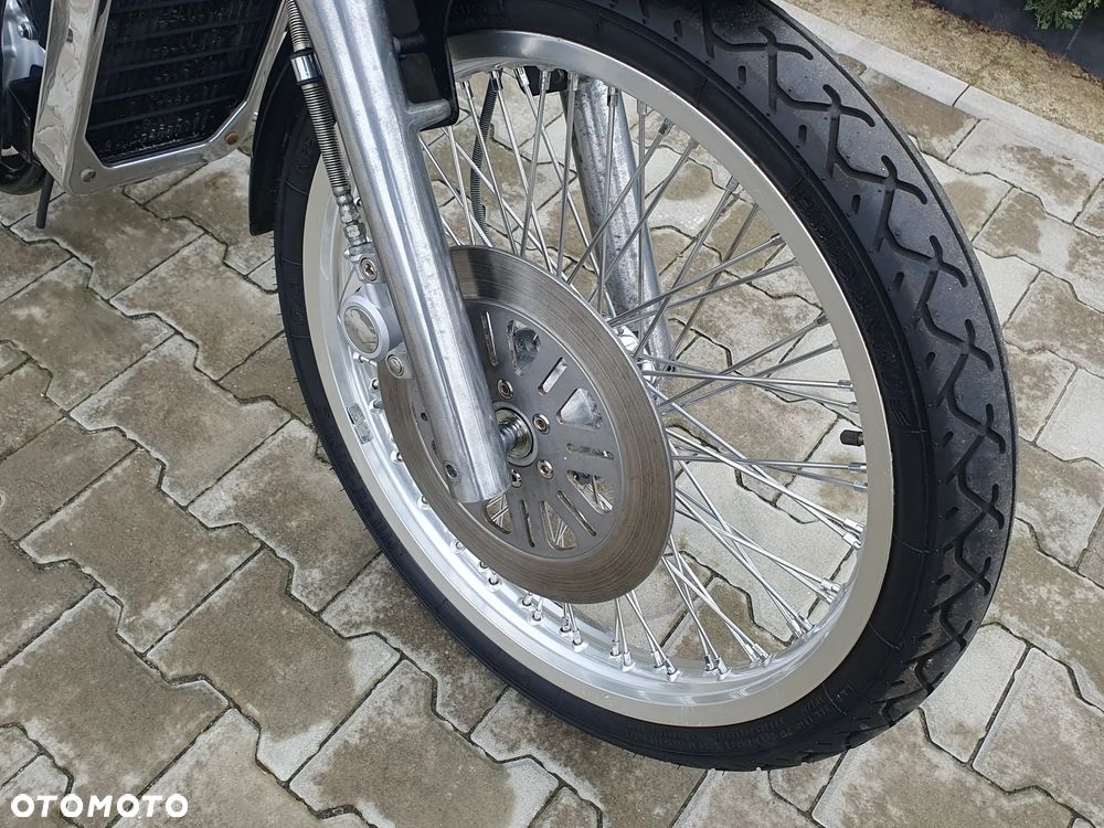 Suzuki Intruder - 18