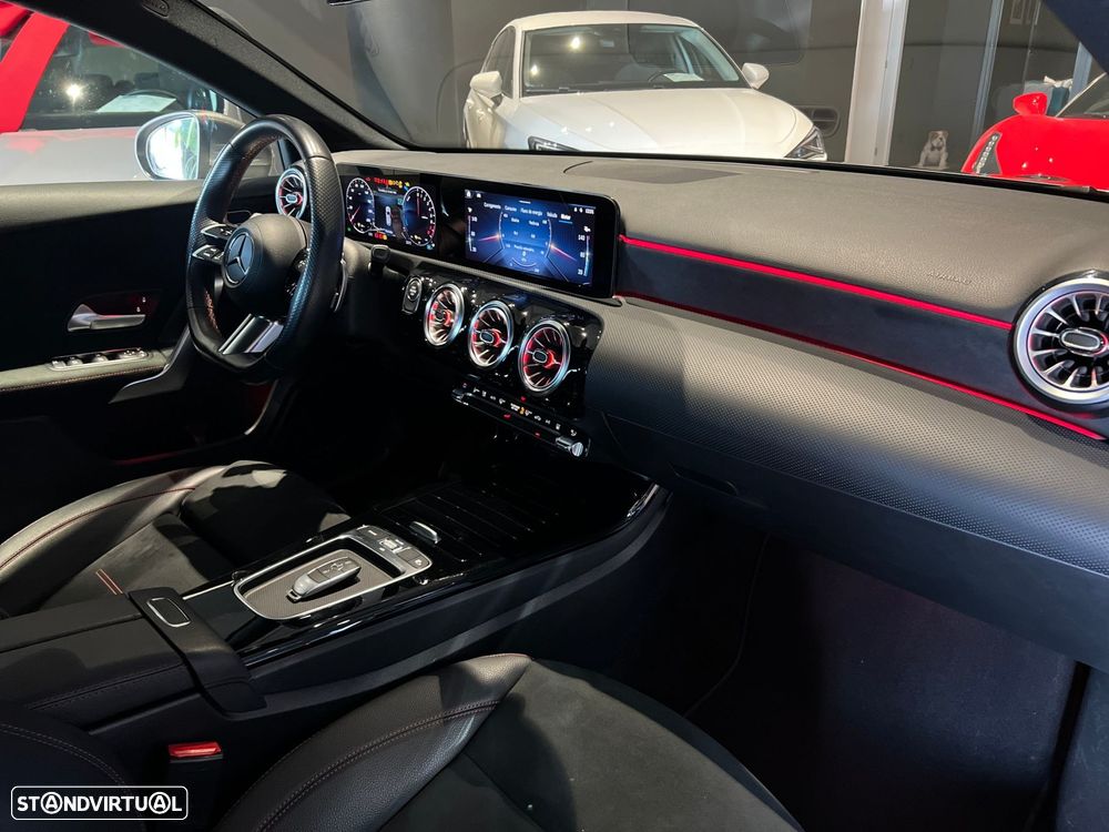 Mercedes-Benz A 250 e AMG Line - 20