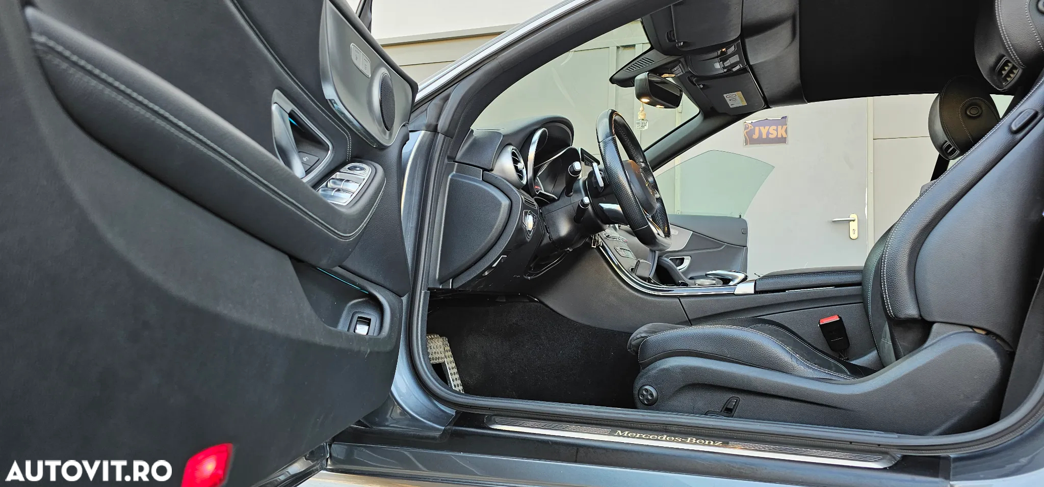 Mercedes-Benz C 220 d Cabrio 4Matic 9G-TRONIC - 14