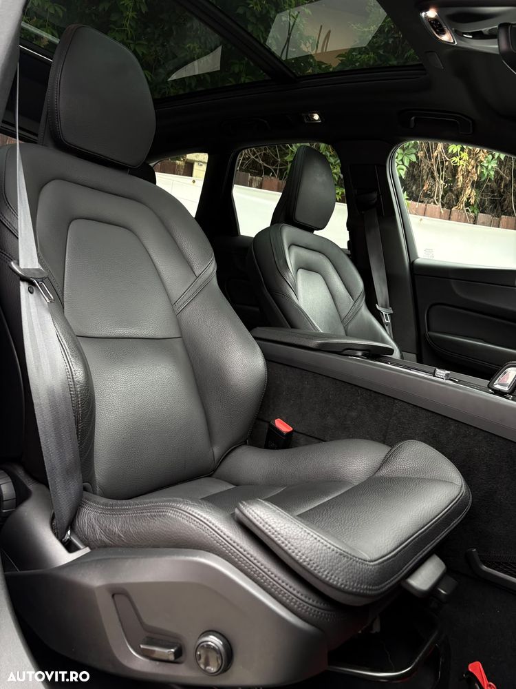 Volvo XC 60 Recharge T8 Twin Engine eAWD R-Design - 28