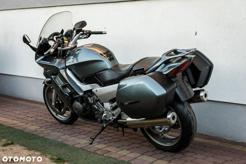 Yamaha FJR - 4