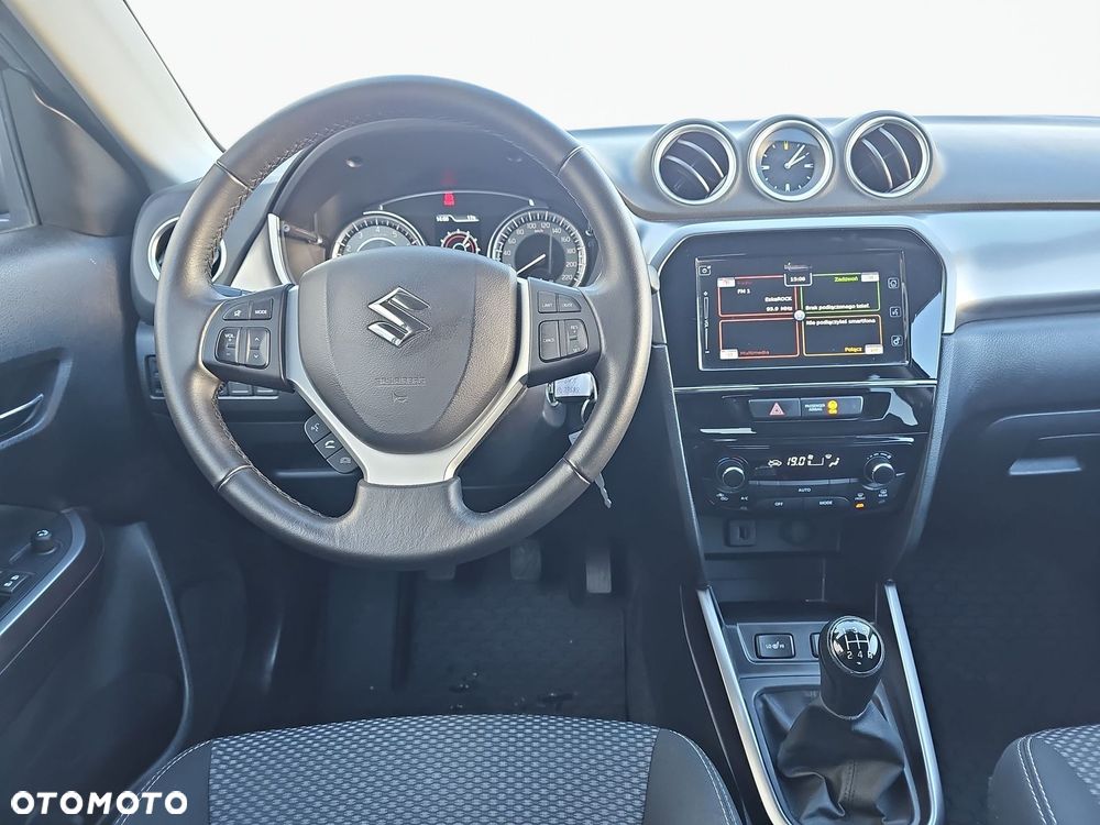 Suzuki Vitara 1.0 Boosterjet Premium 2WD - 12