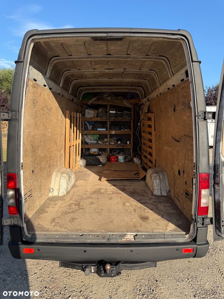 Mercedes-Benz Sprinter - 13