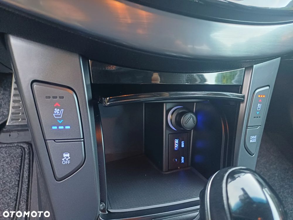 Hyundai i40 Kombi 1.7 CRDi DCT Premium - 29