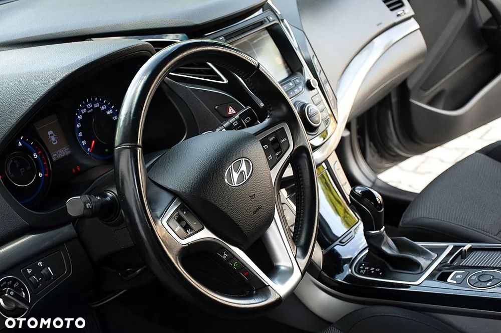 Hyundai i40 i40cw 1.7 CRDi Automatik Fifa World Cup Edition - 32
