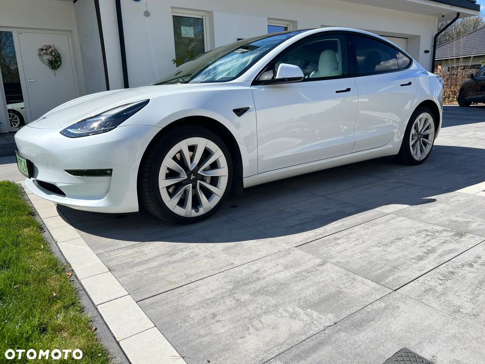 Tesla Model 3 - 5