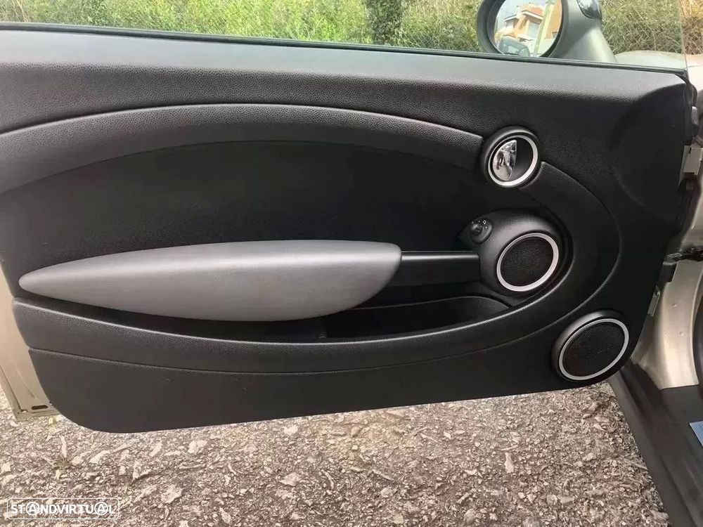 MINI 3 Portas Cooper D - 26