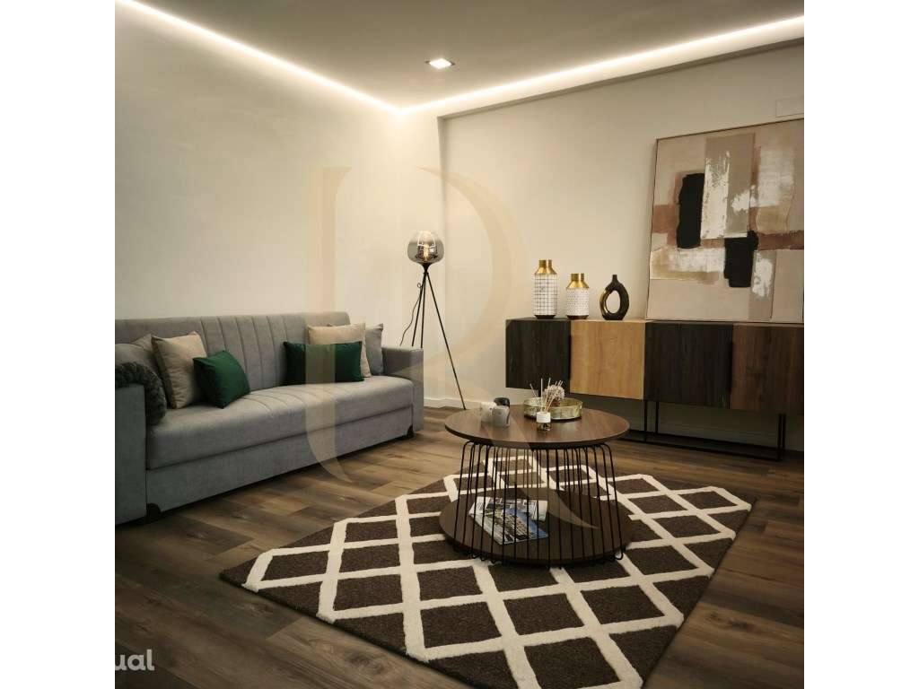 Apartamento T3 em remodelação total com elevador e varanda em Benfica - Grande imagem: 2/29