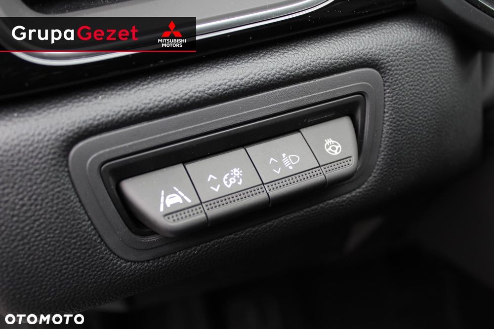 Mitsubishi ASX - 10