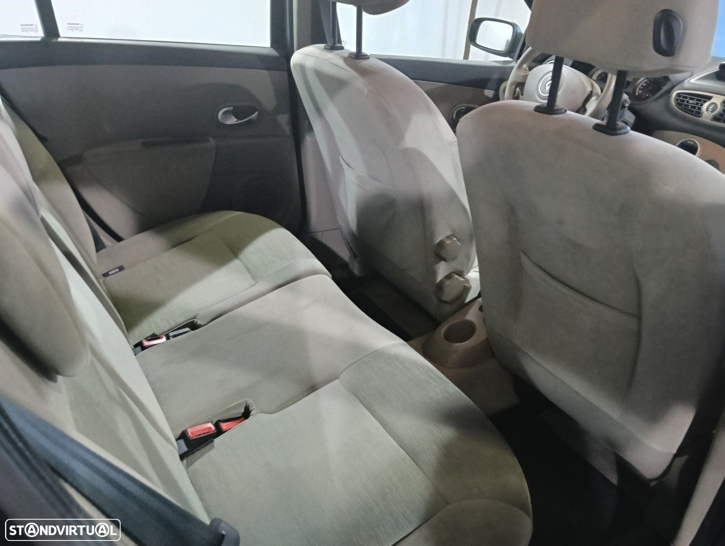 Renault Clio 1.5 dCi Privilège Luxe - 8