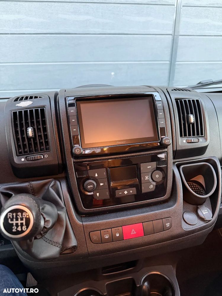 Peugeot KNAUS van Ti 550 MD - 10