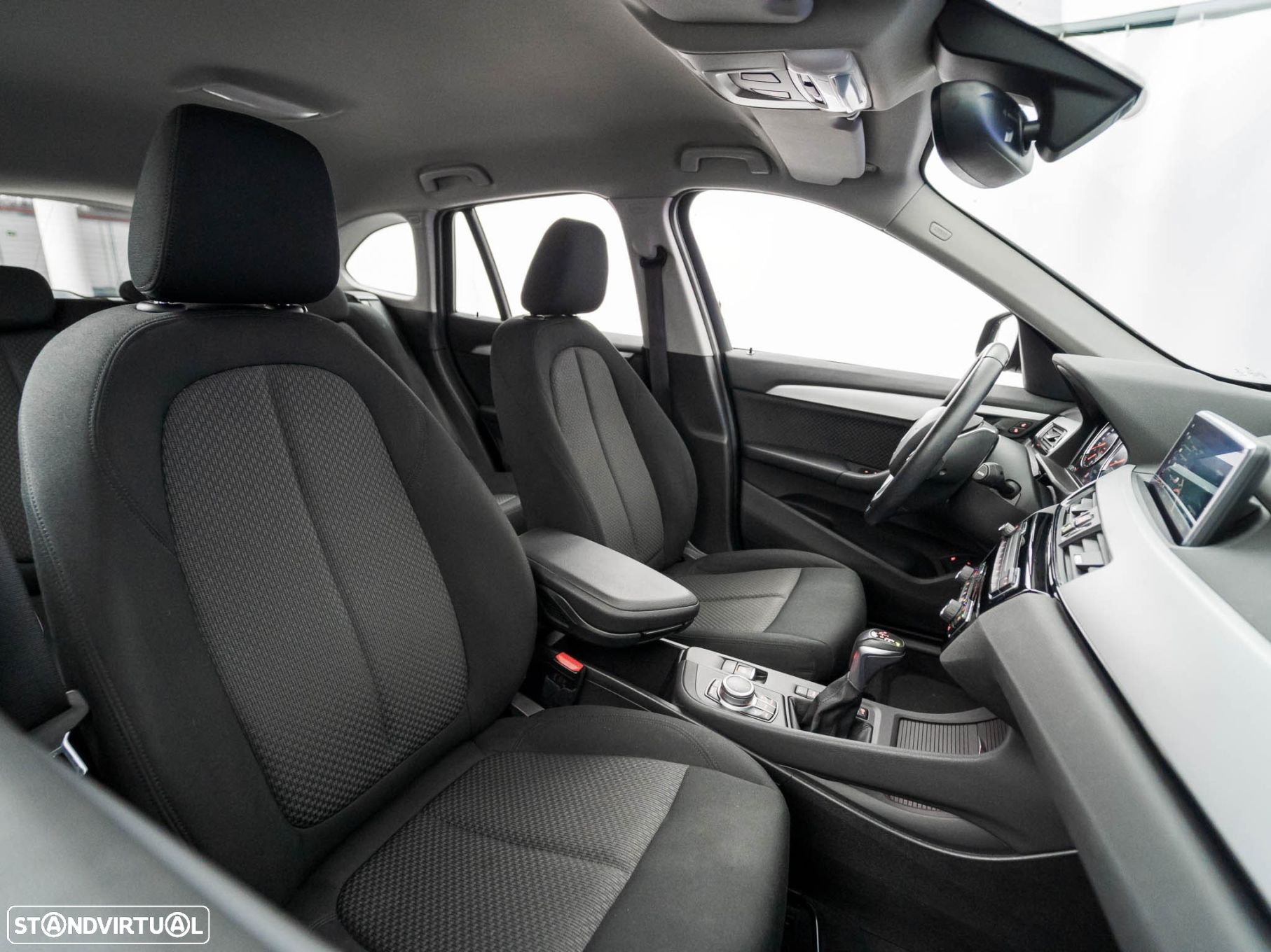 BMW X1 25 e xDrive Corporate Edition - 35