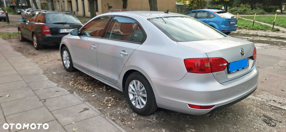 Volkswagen Jetta 2012 photo 2