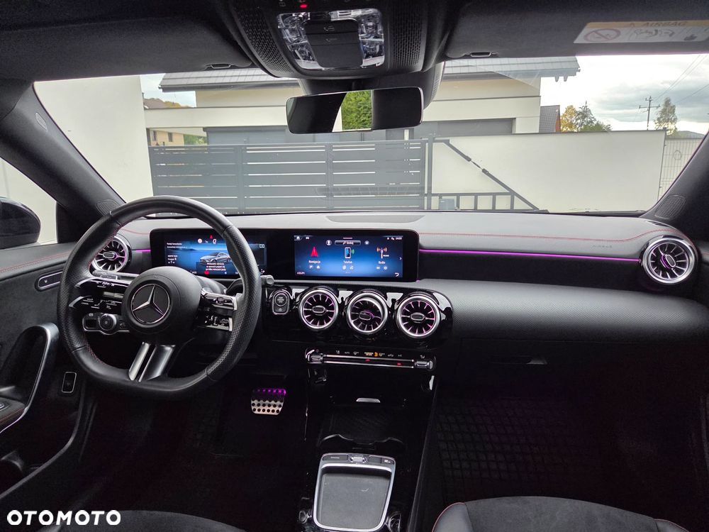 Mercedes-Benz CLA 220 4-Matic AMG Line 7G-DCT - 24