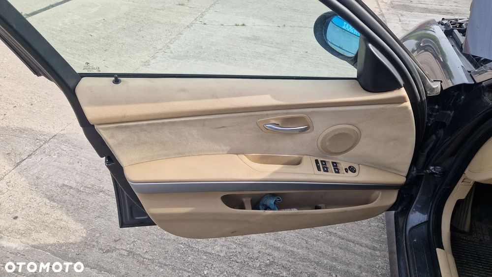 BMW E90 E91 BOCZEK DRZWI LEWY PRZÓD - 1