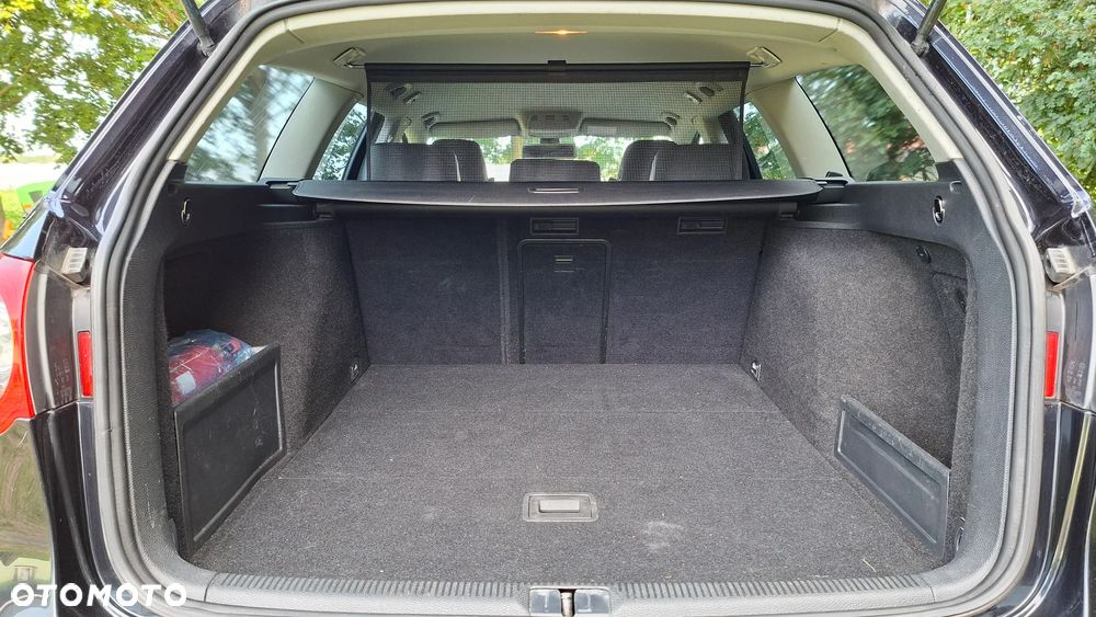Volkswagen Passat - 11