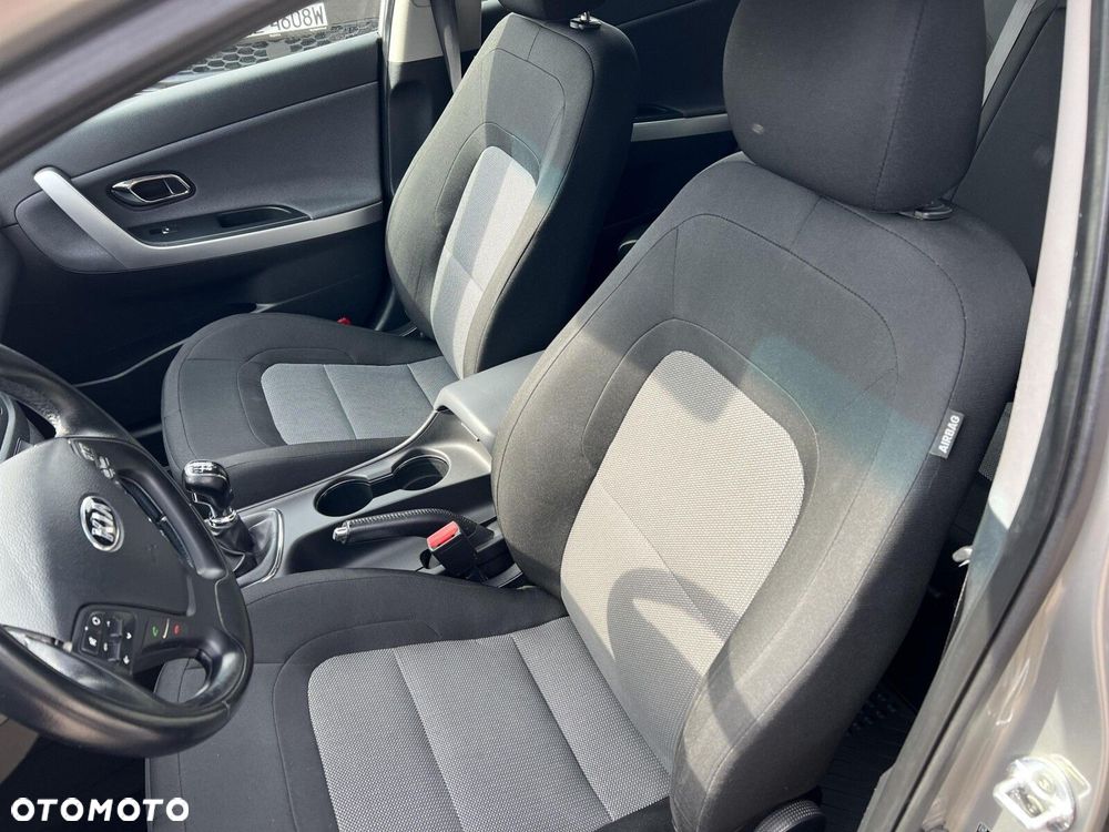 Kia Ceed Cee'd 1.6 GDI M - 15