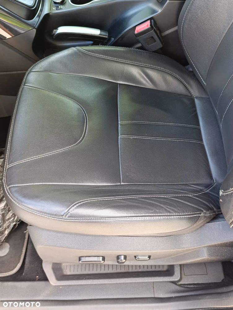 Ford Kuga 2.0 TDCi 4x4 Titanium - 21