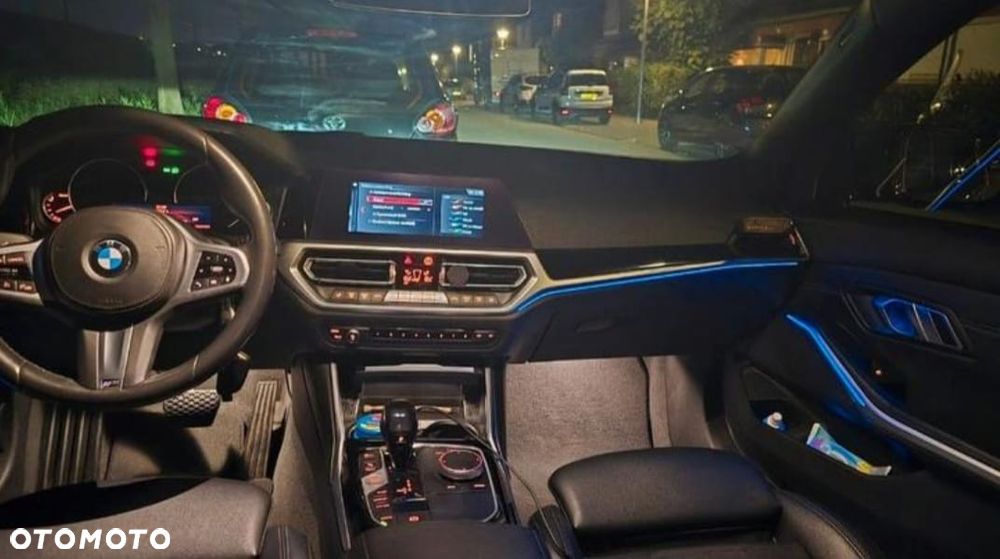 BMW Seria 3 320d Edition M Sport Shadow - 12