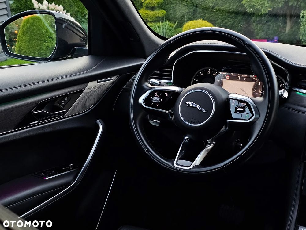 Jaguar F-Pace P250 AWD R-Dynamic S - 18
