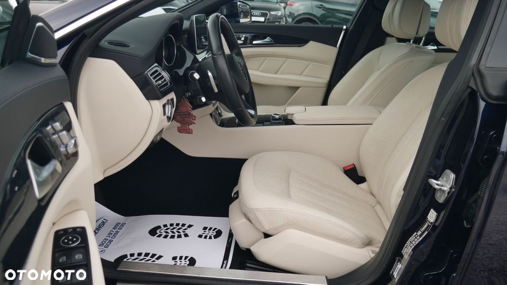 Mercedes-Benz CLS - 16