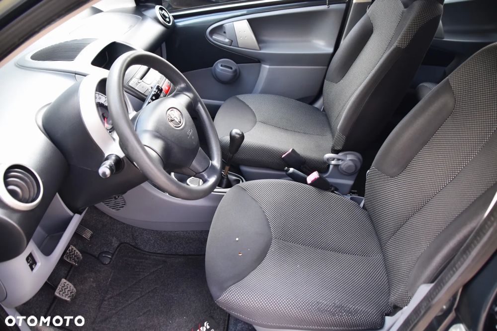 Toyota Aygo Standard - 6