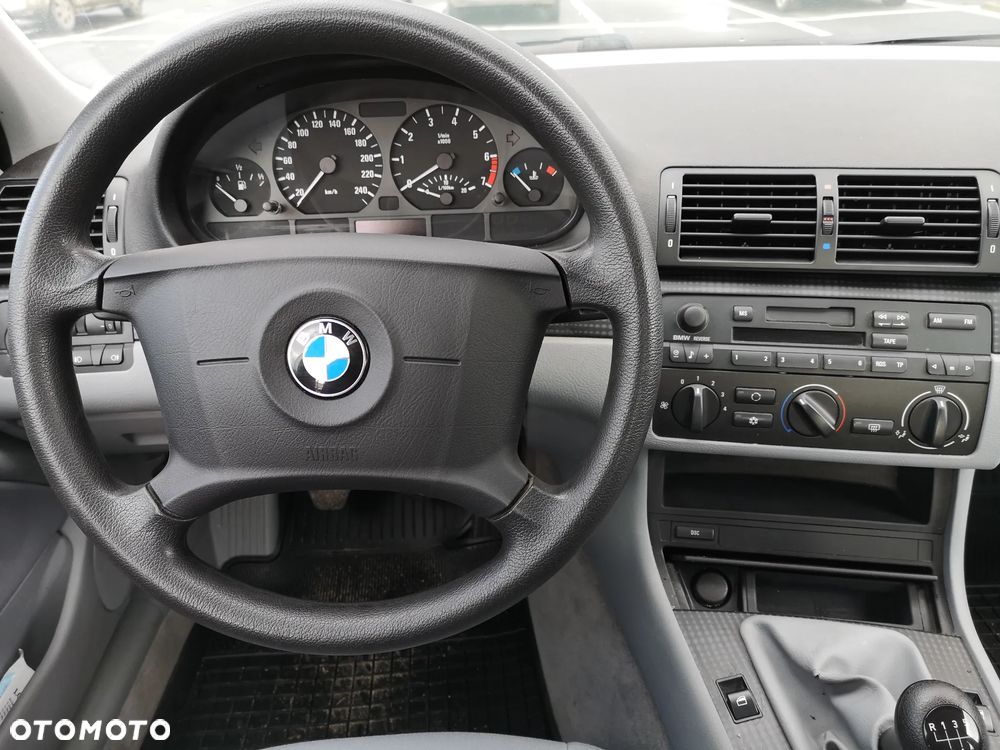 BMW Seria 3 316i - 11