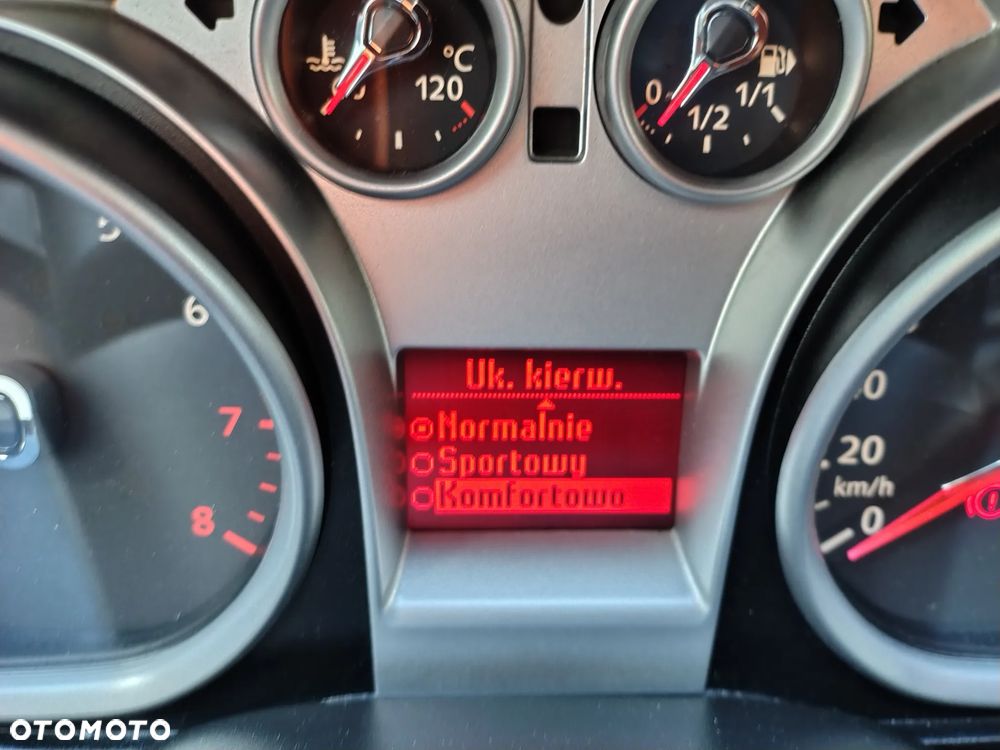Ford Focus 1.8 Sport - 30