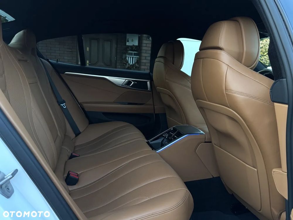 BMW Seria 8 840d xDrive - 18