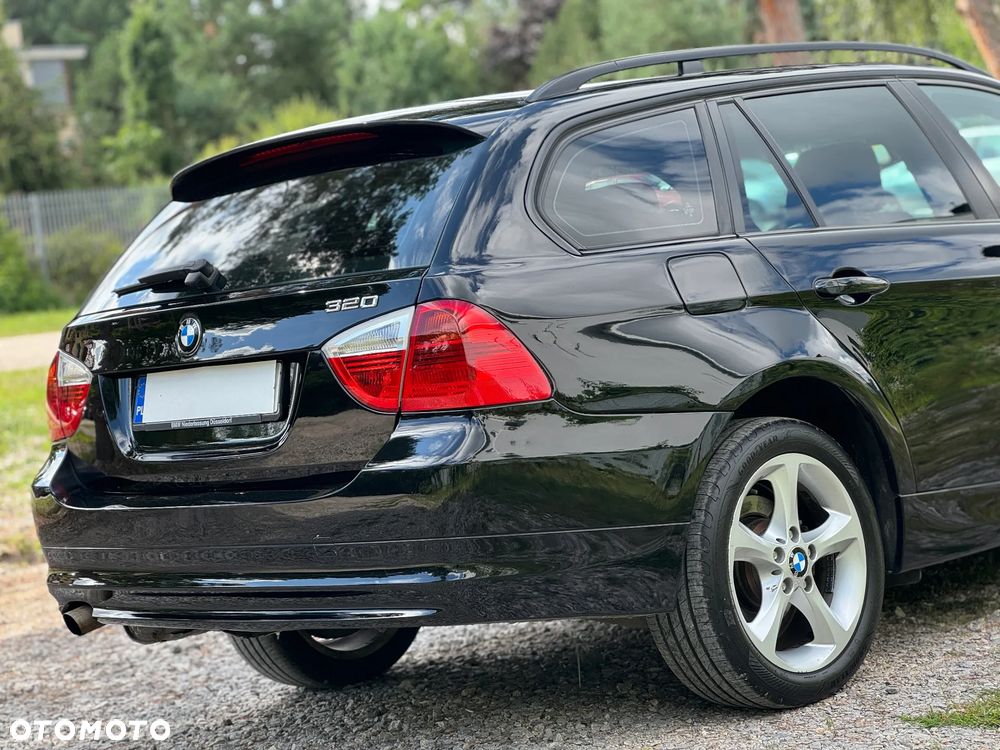 BMW Seria 3 320i Touring - 19