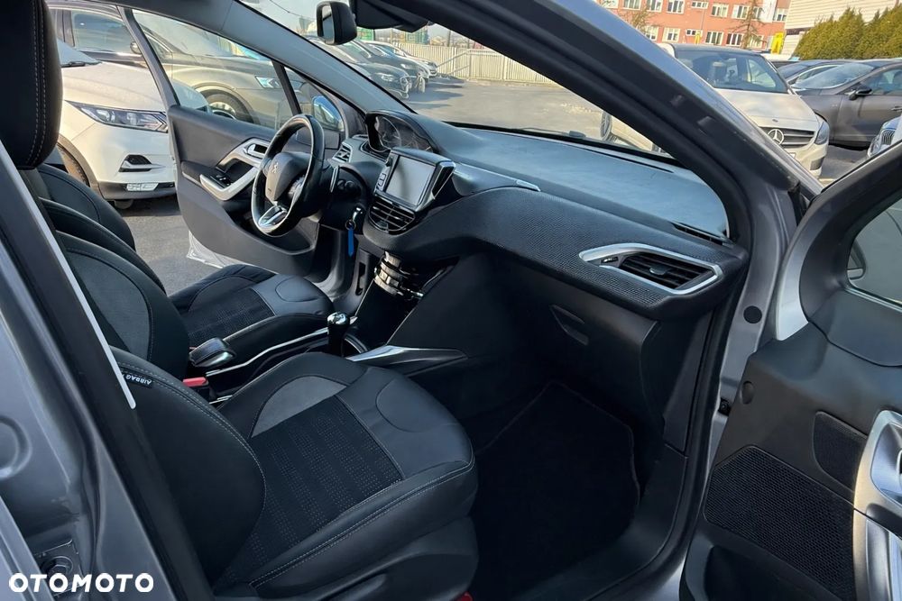 Peugeot 2008 PureTech 82 ETG5 STOP&START Allure - 5