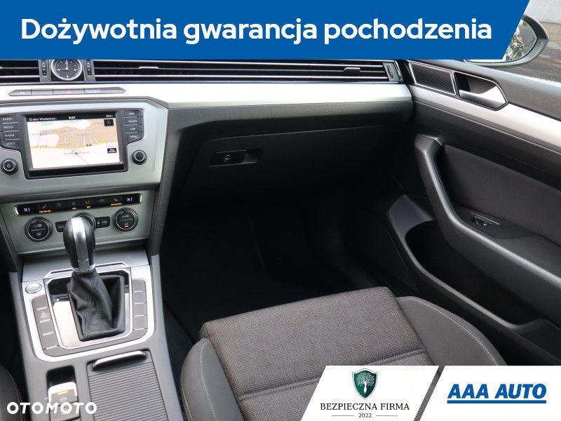 Volkswagen Passat Variant - 10