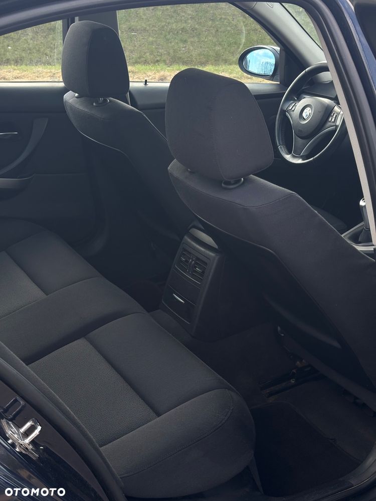 BMW Seria 3 320i - 12