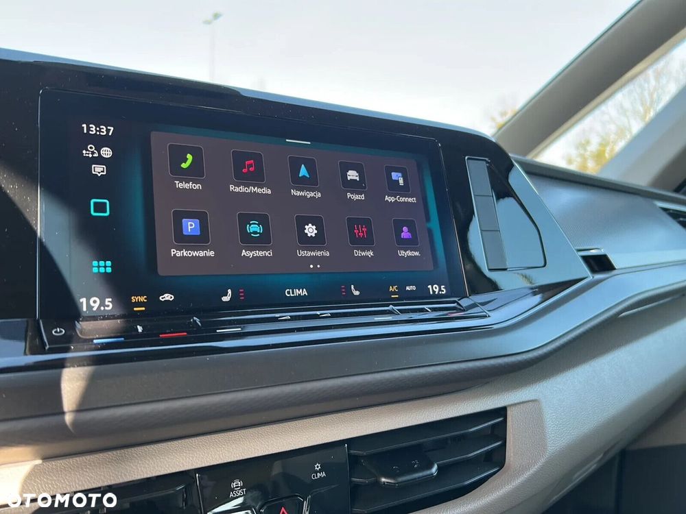 Volkswagen Multivan - 21