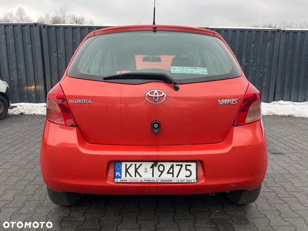 Toyota Yaris 1.0 Terra - 2