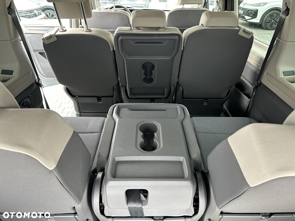 Volkswagen Multivan - 17
