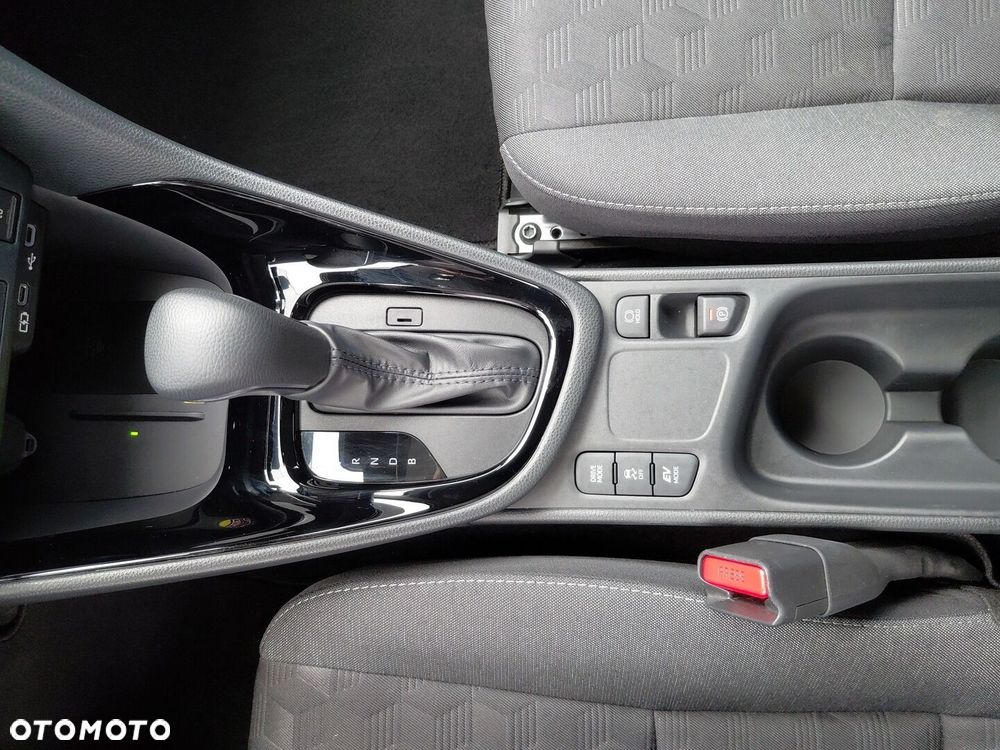 Toyota Yaris Hybrid 1.5 Style - 26