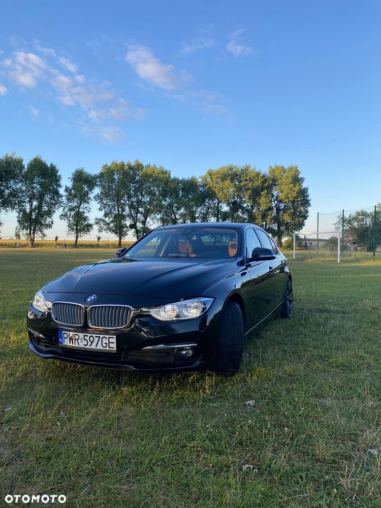 BMW Seria 3 330d Luxury Line Purity - 2