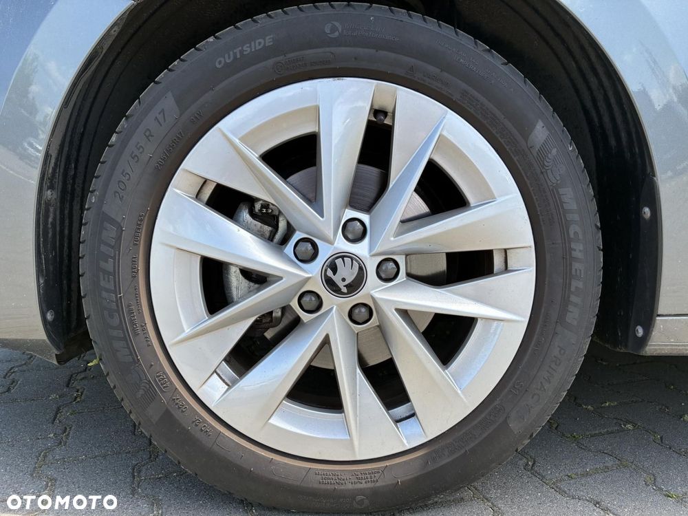 Skoda Octavia 1.5 TSI mHEV Selection DSG - 12