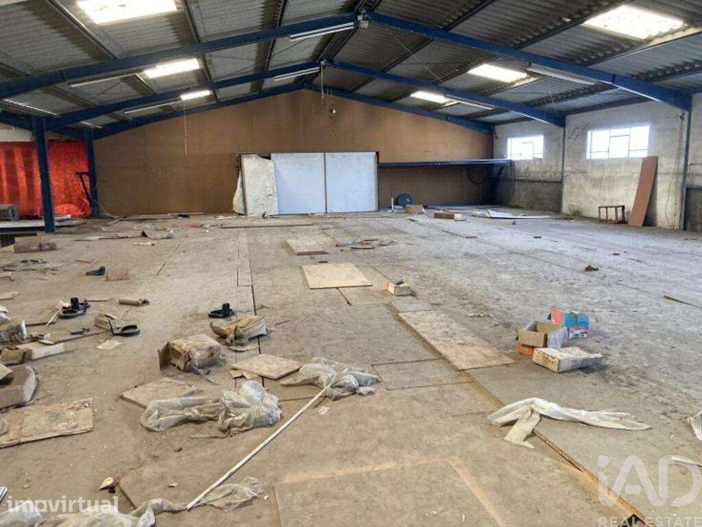 Prédio em Queluz e Belas de 6235 m2 - Grande imagem: 4/11