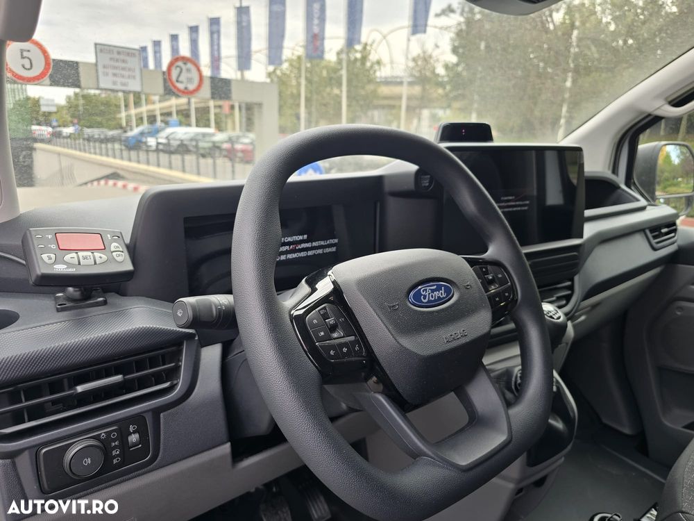 Ford Custom - 15
