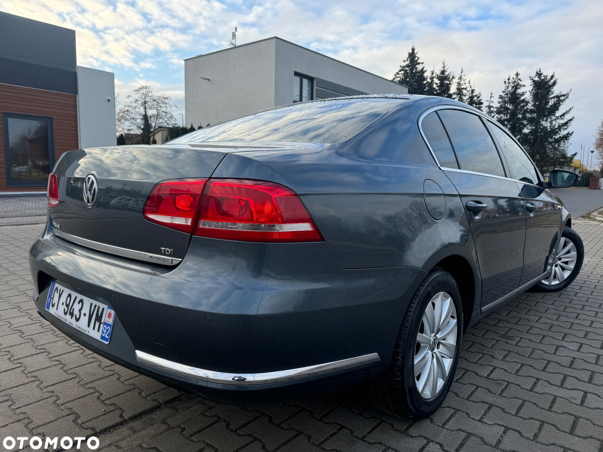 Volkswagen Passat - 9
