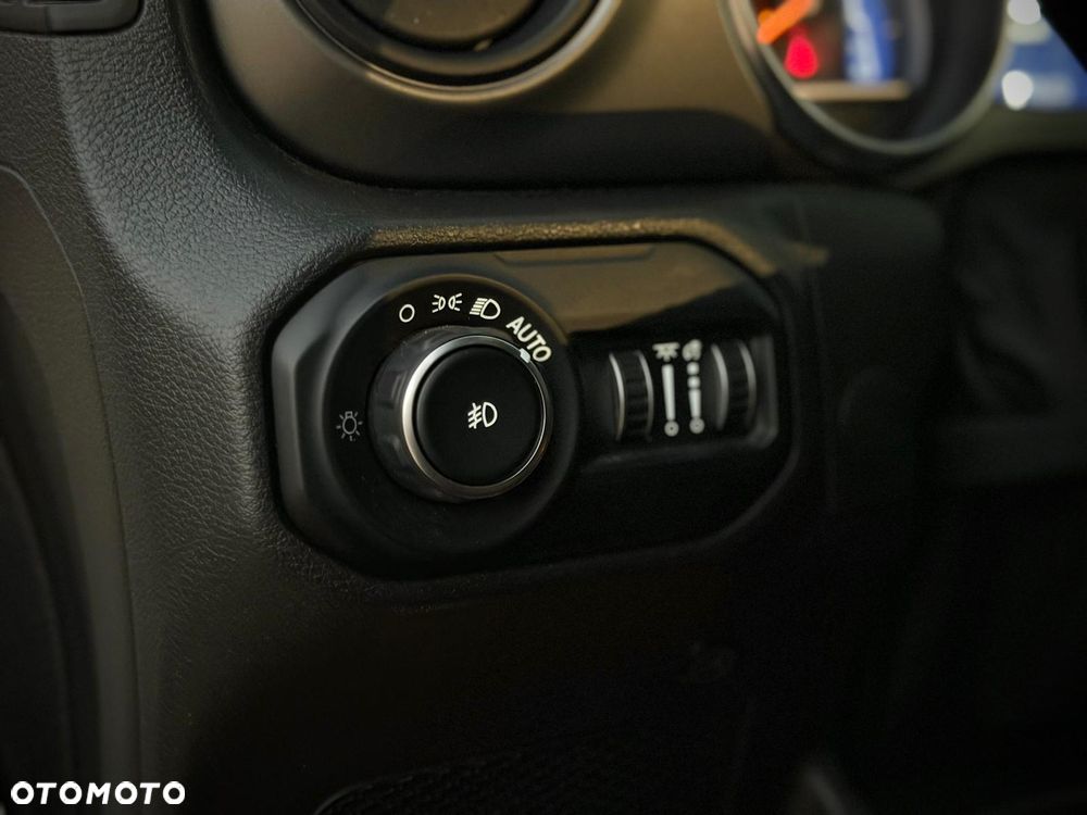 Jeep Wrangler - 24