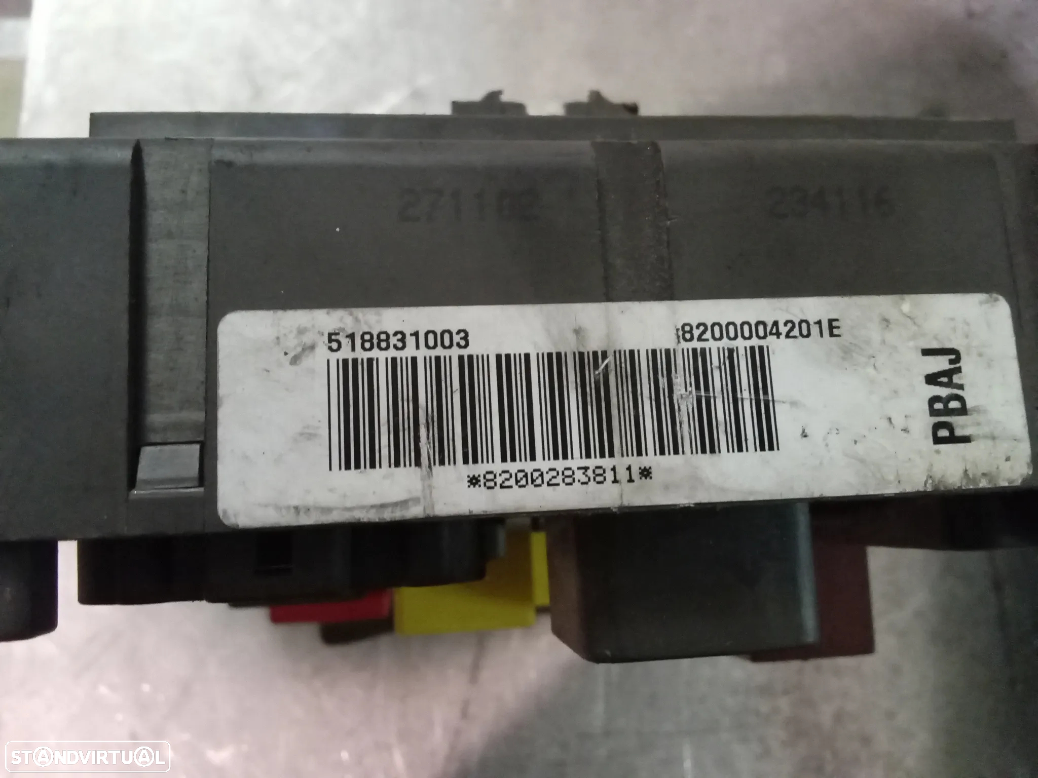 UCH - CAIXA DE FUSIVEIS RENAULT LAGUNA II / ESPACE IV - 8200371619B 8200004201E 8200283811 8200139819 8200148810 518002217 - 6