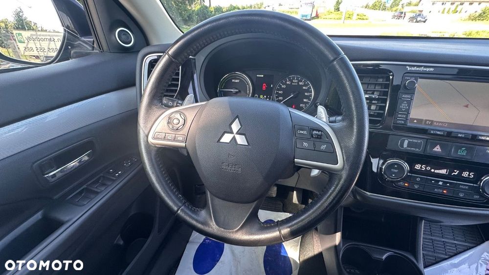 Mitsubishi Outlander - 23
